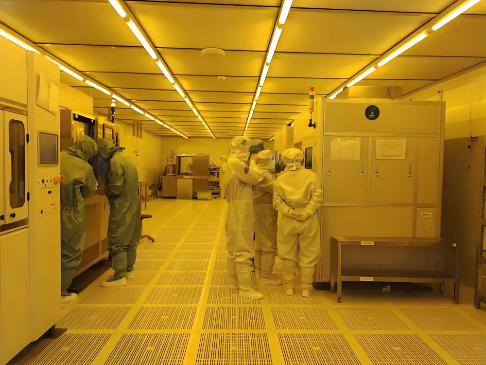 Modular Cleanroom Components Installation